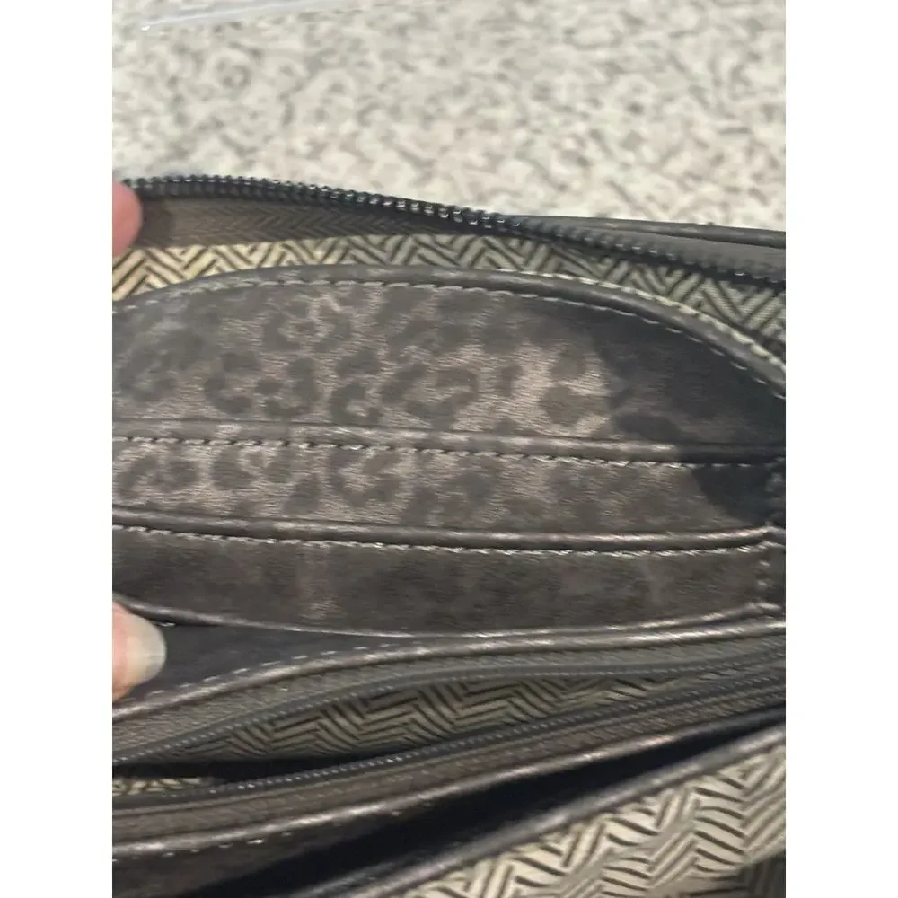 Gray Silver Cheetah Leopard Animal Print Faux Leather Crossbody Bag Purse EUC